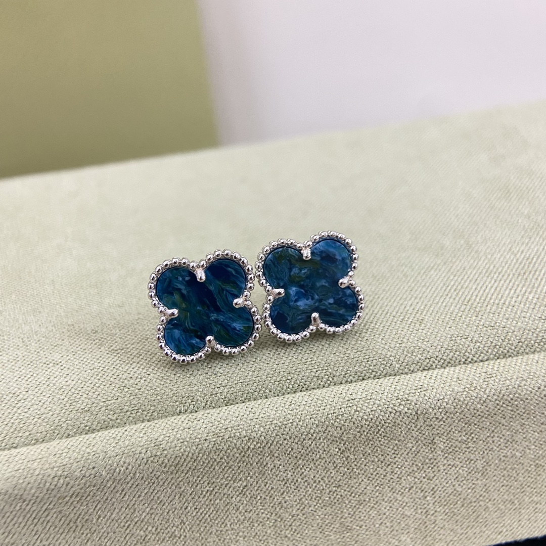 Van Cleef & Arpels earring-12