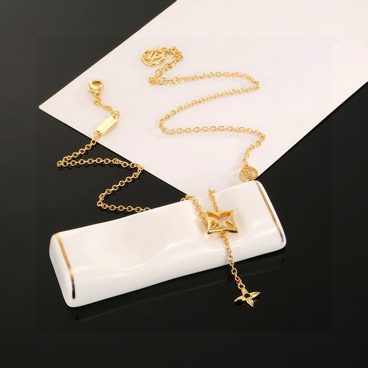 LV necklace-12