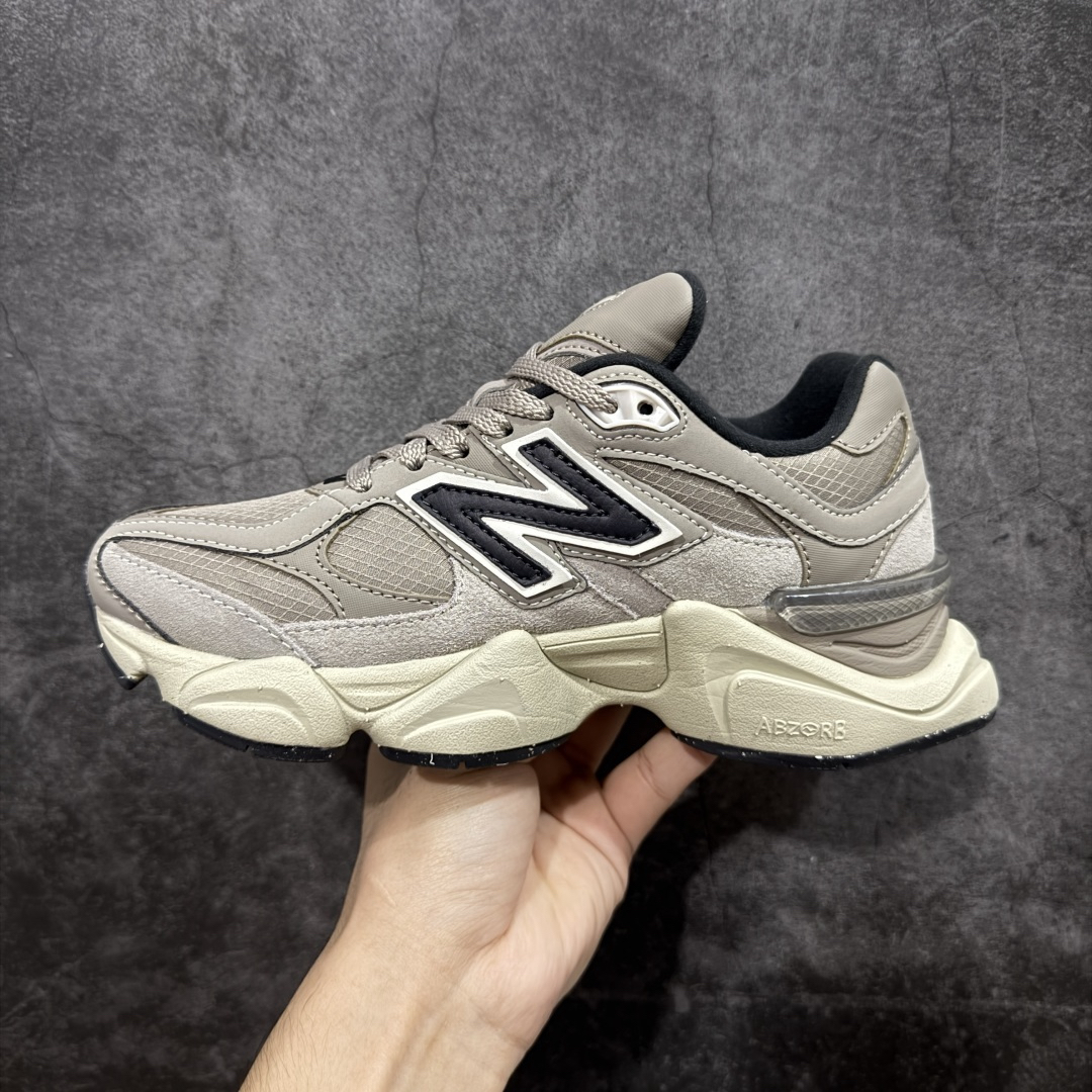 New Balance Sneakers-240