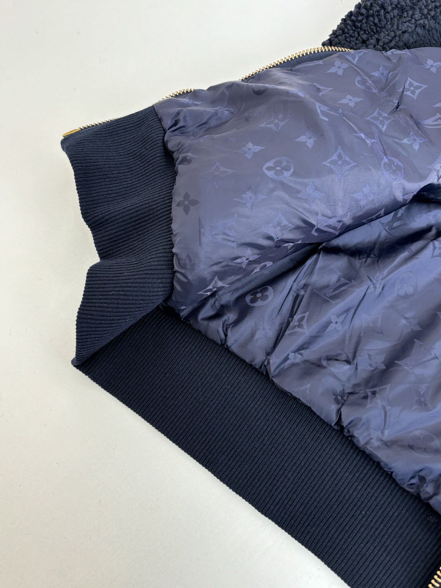 LV Clothing-298