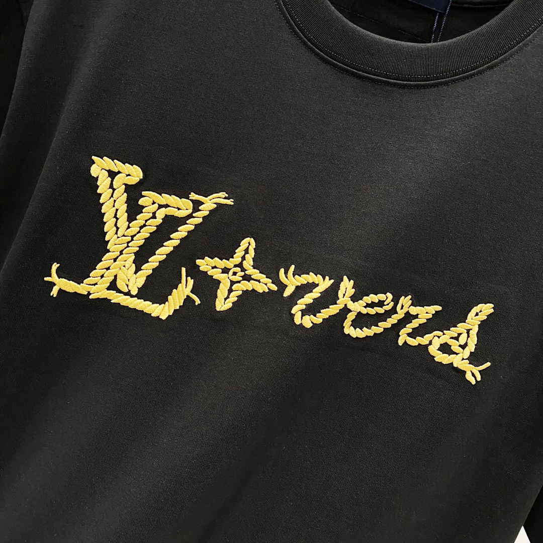 LV clothing-112