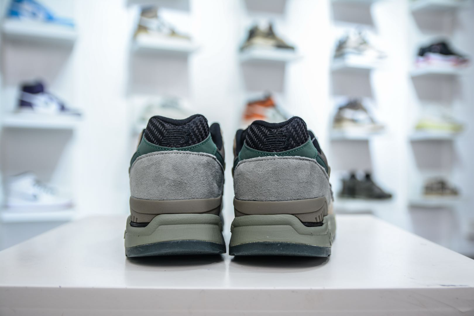 New Balance Sneakers-374