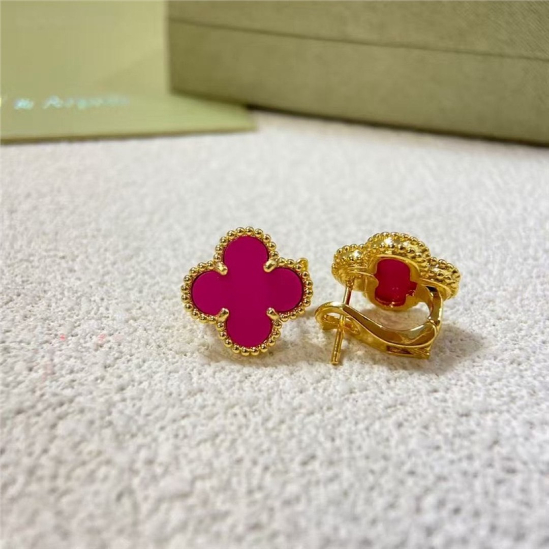 Van Cleef & Arpels earring-75