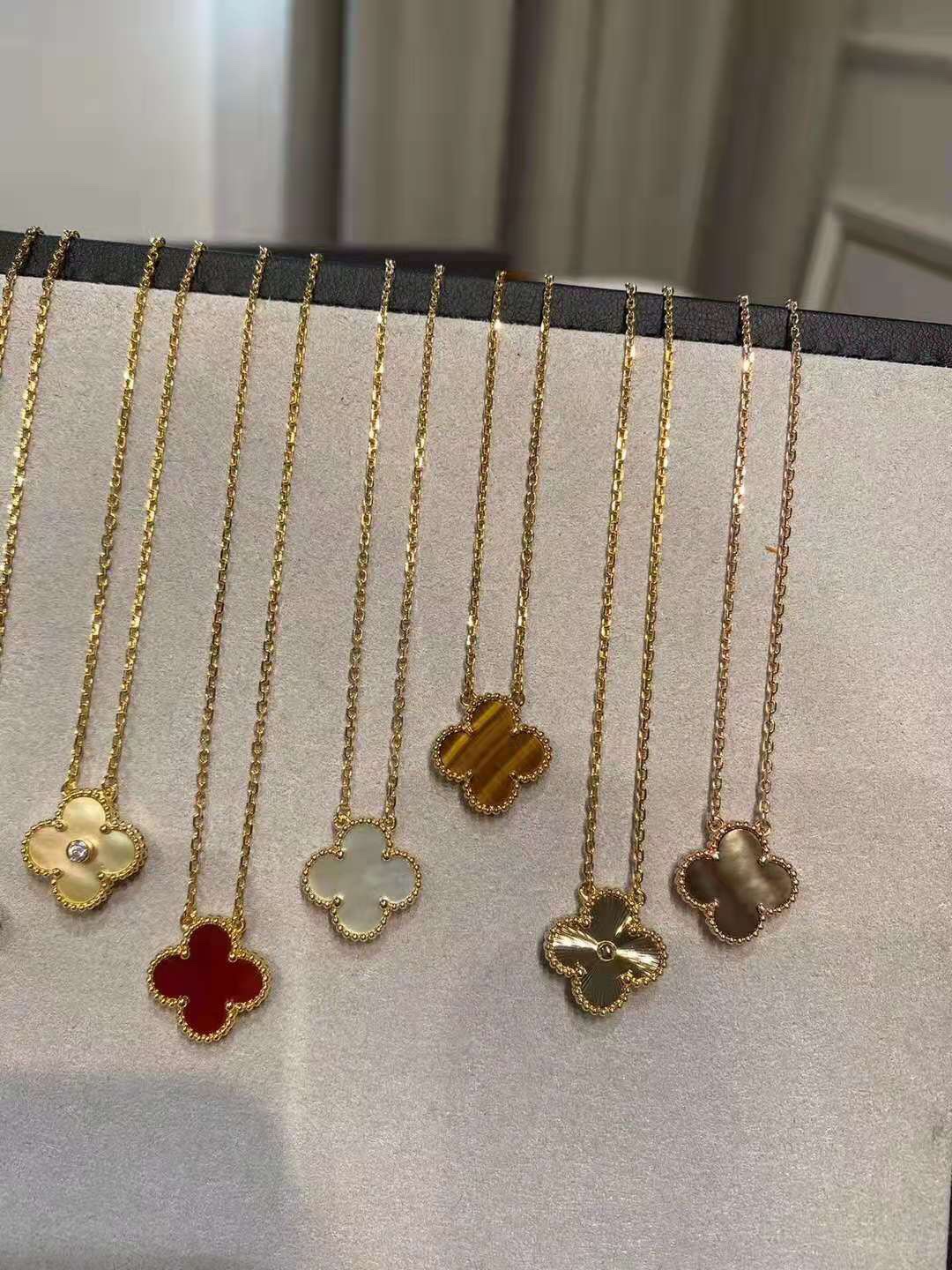 Van Cleef & Arpels necklace-1