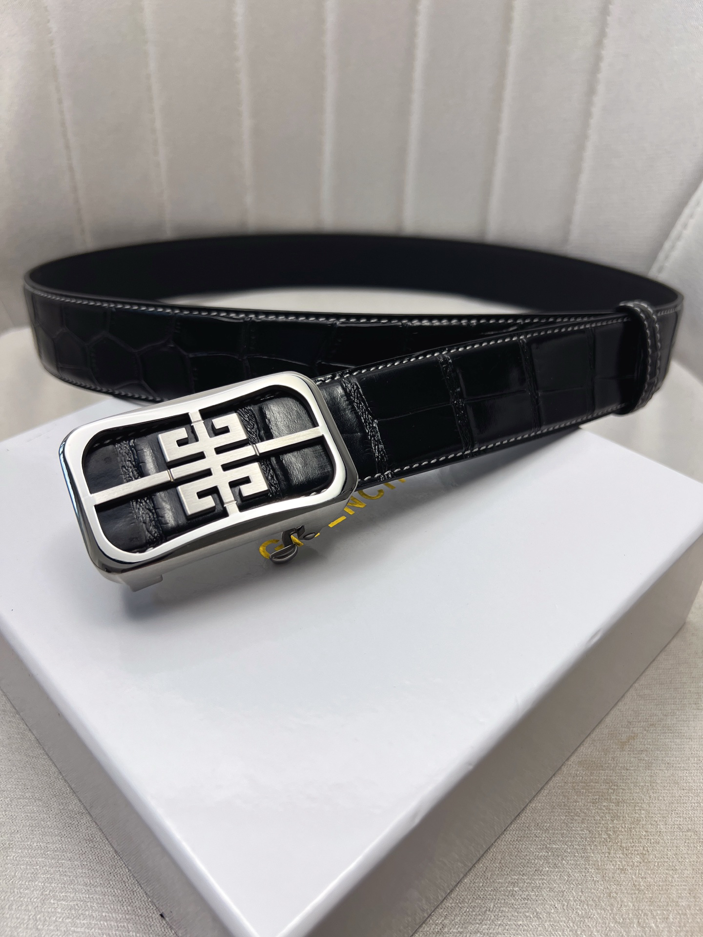 Givenchy belt-135