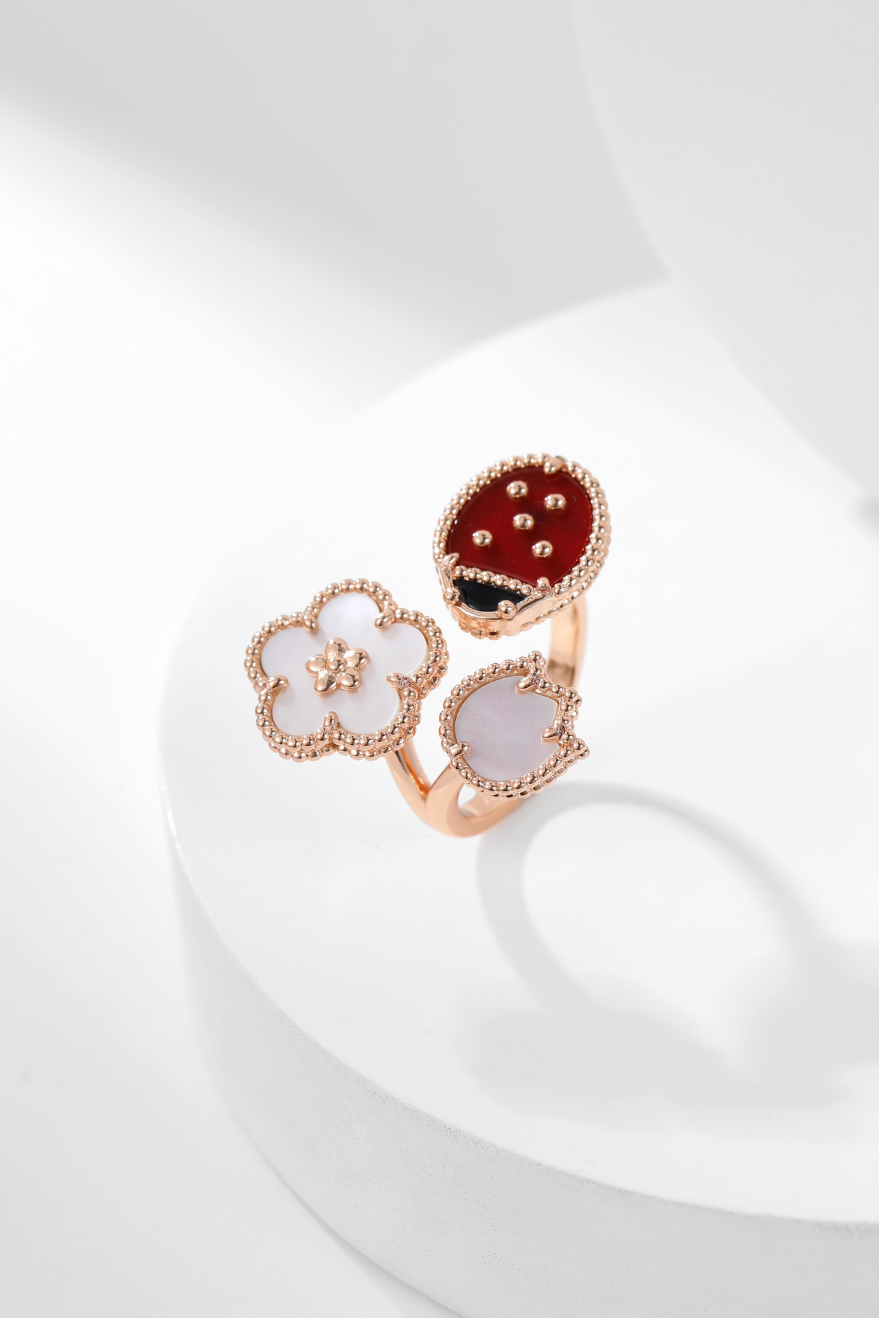Van Cleef & Arpels ring-94