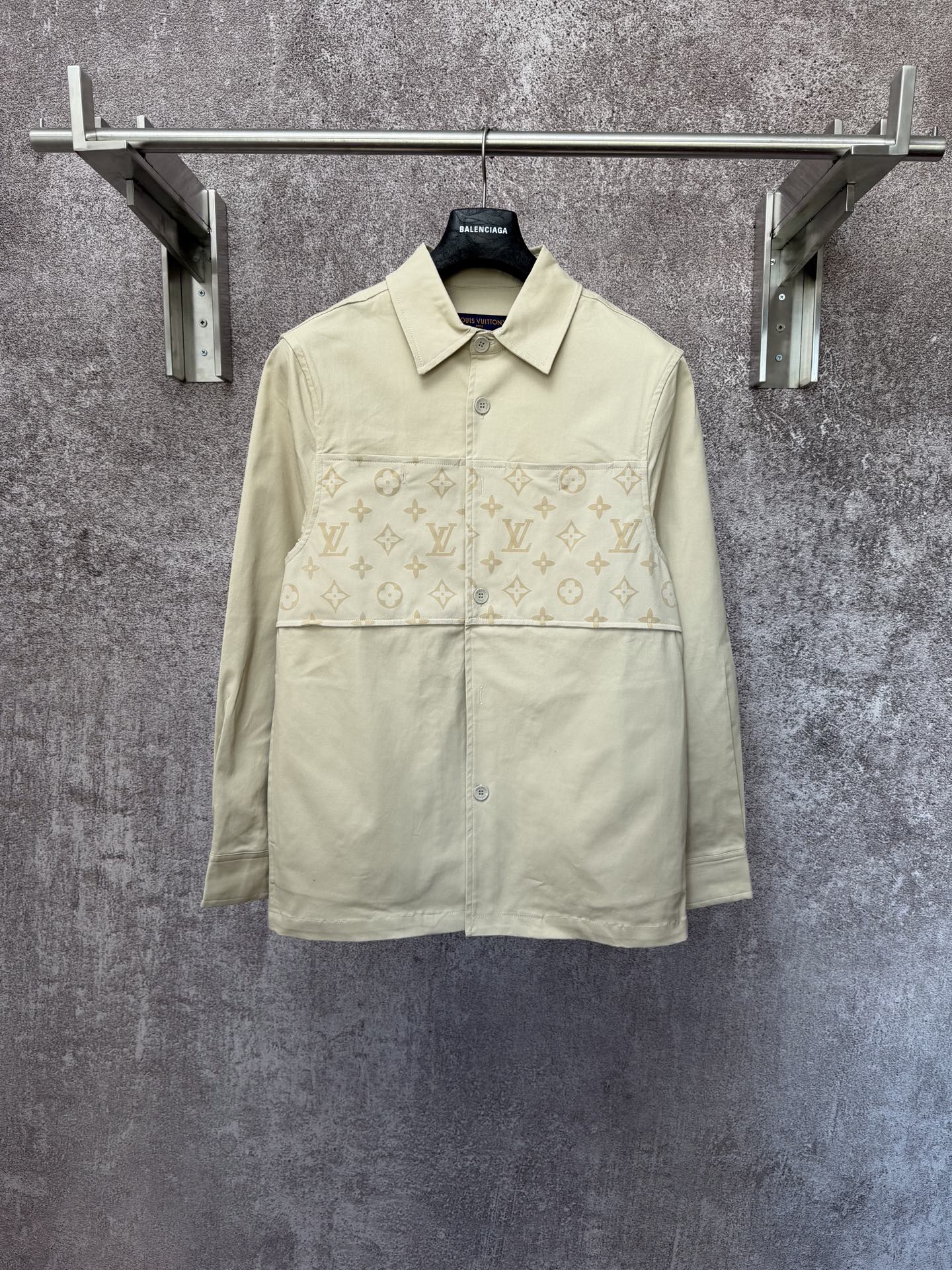 LV Clothing-293