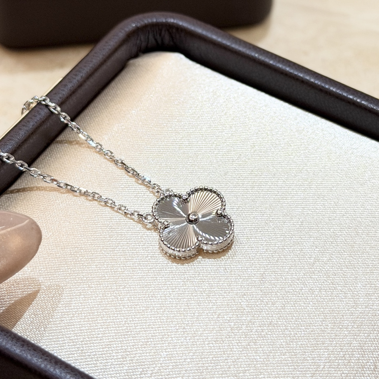 Van Cleef & Arpels necklace-126