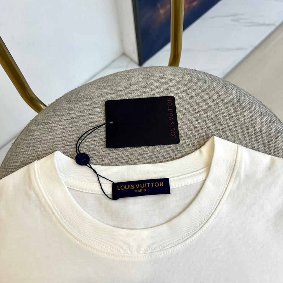 LV clothing-54