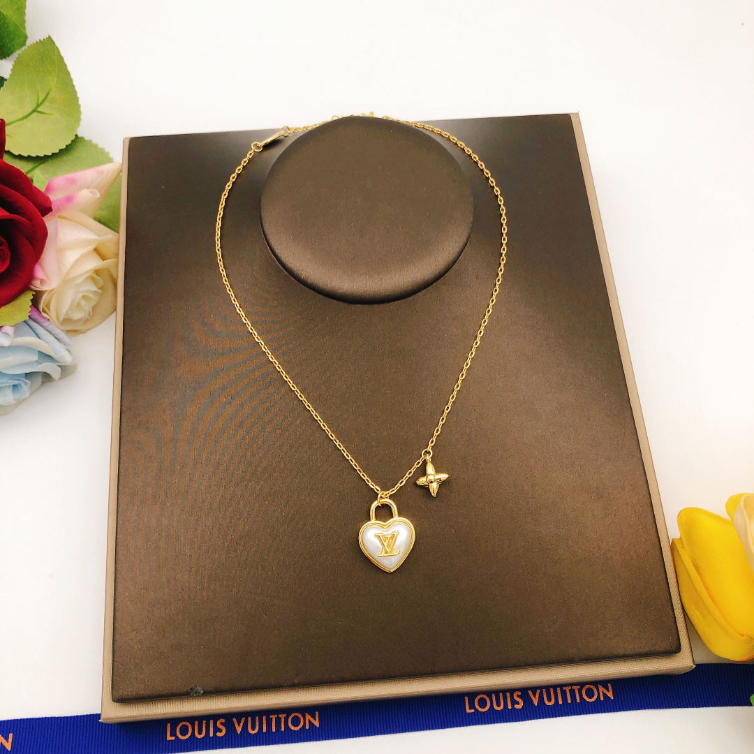 LV necklace-70