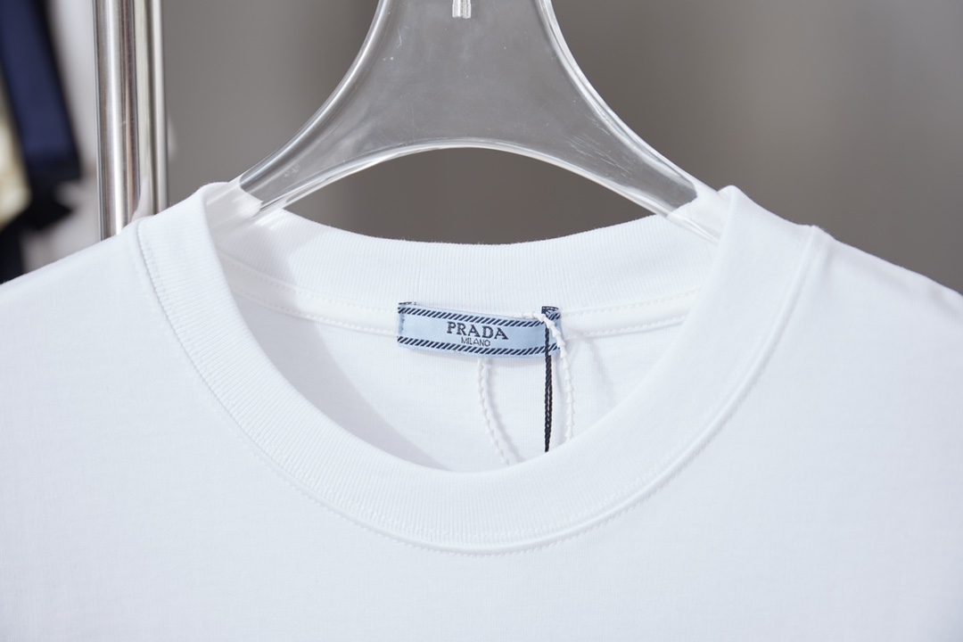 Prada clothing-240