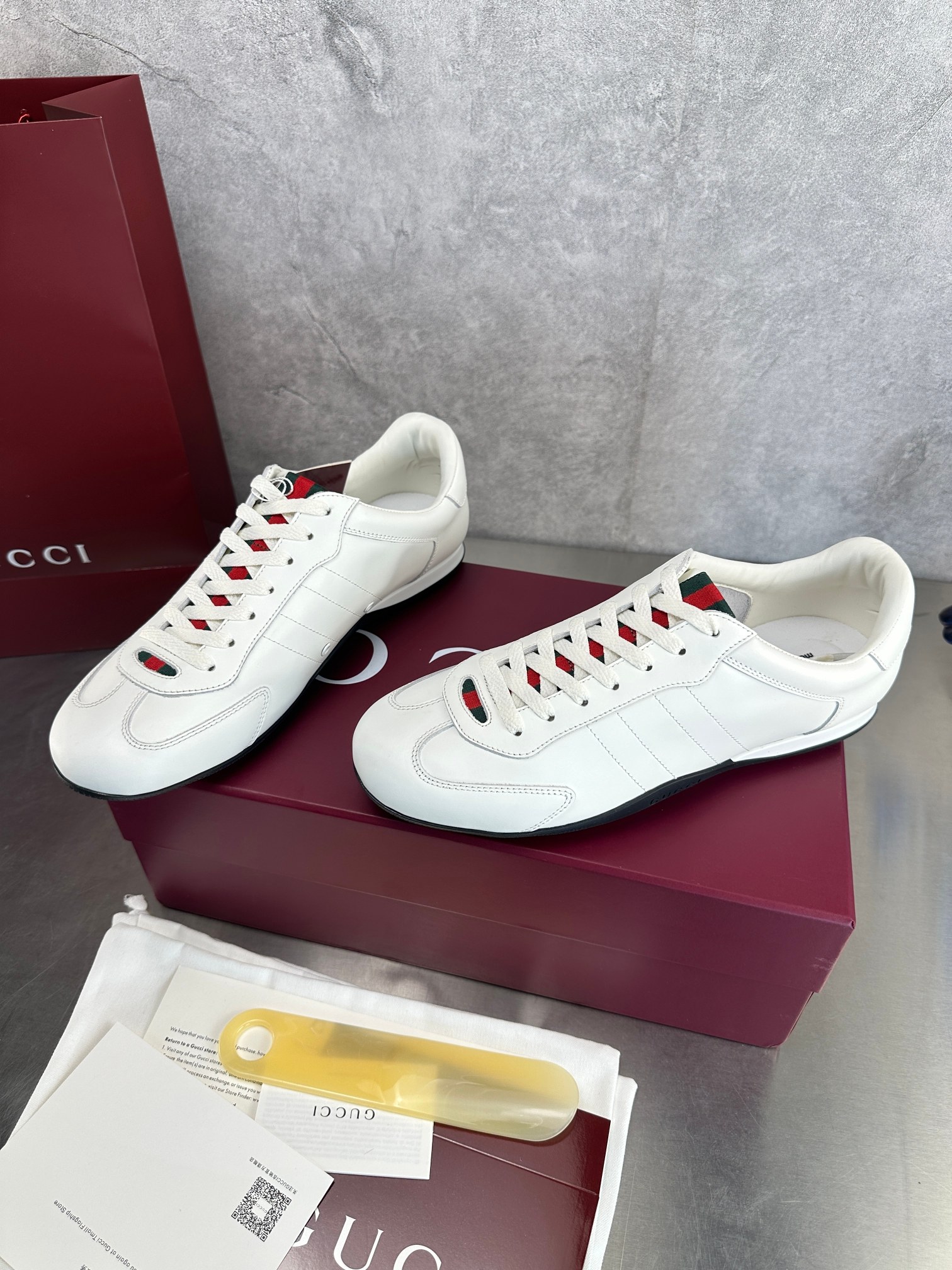 Gucci Sneakers-187