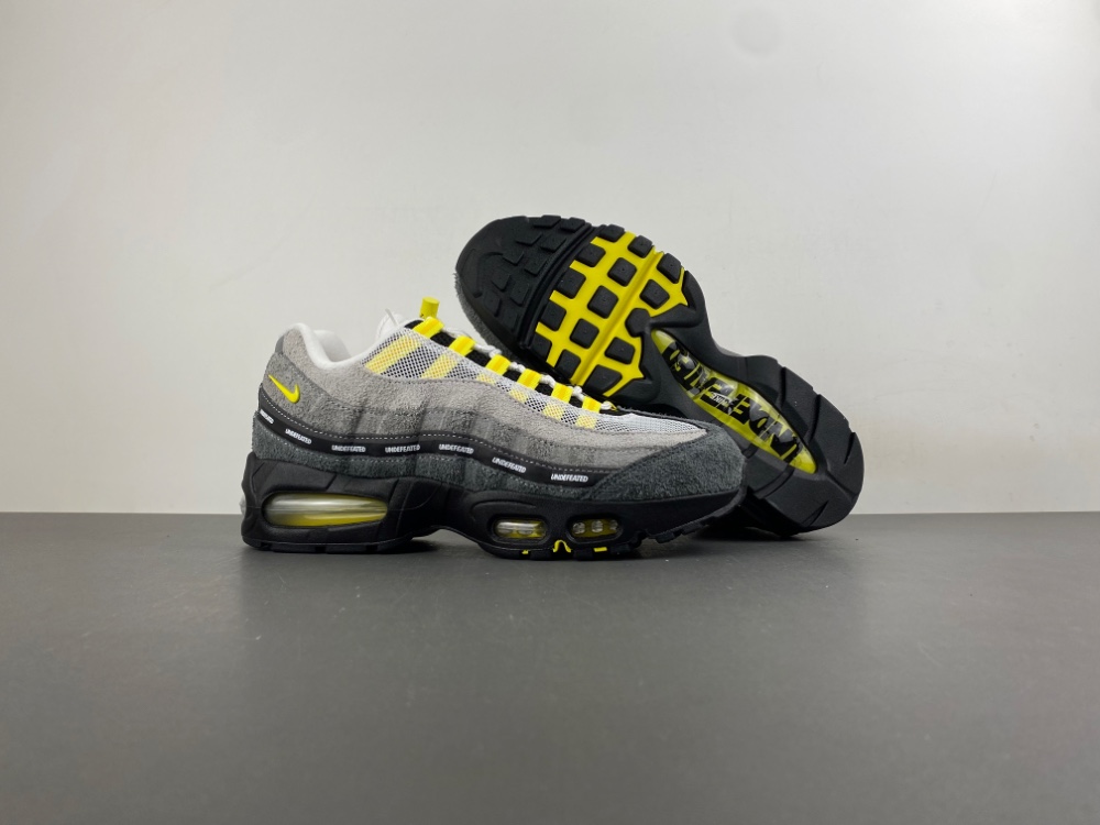 Undefeated x Nike Air Max 95  Air Max 95IB4523-002