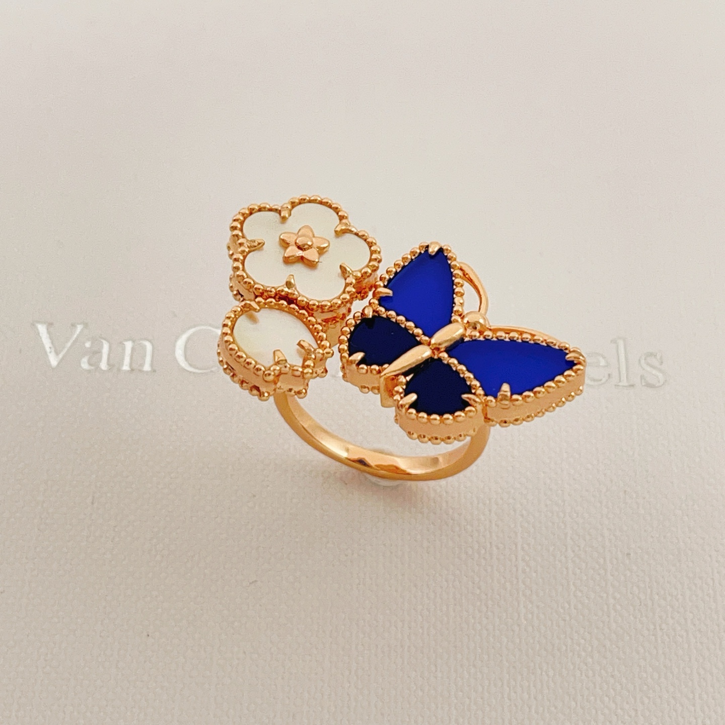 Van Cleef & Arpels ring-89
