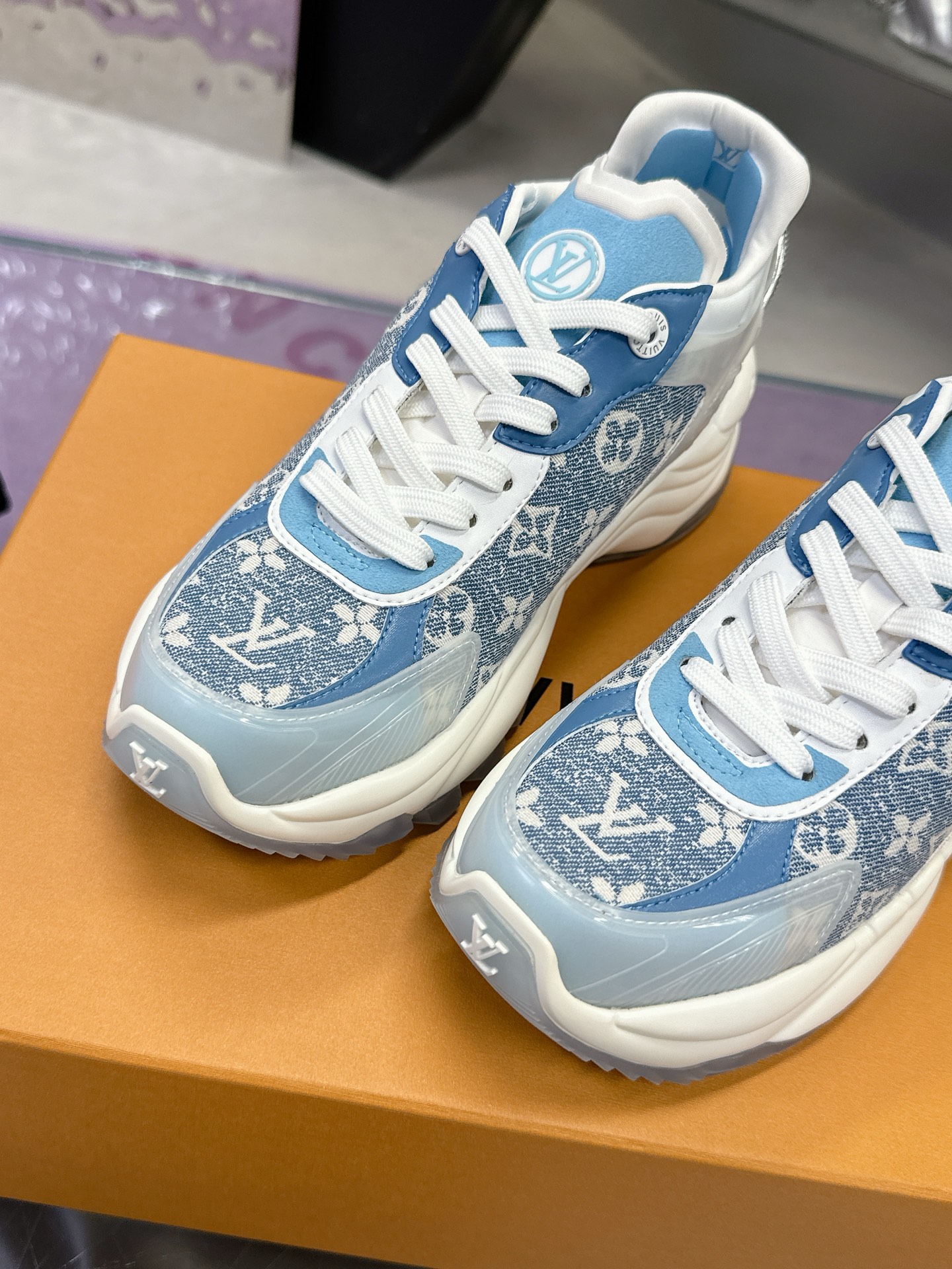 Lv Sneakers-199