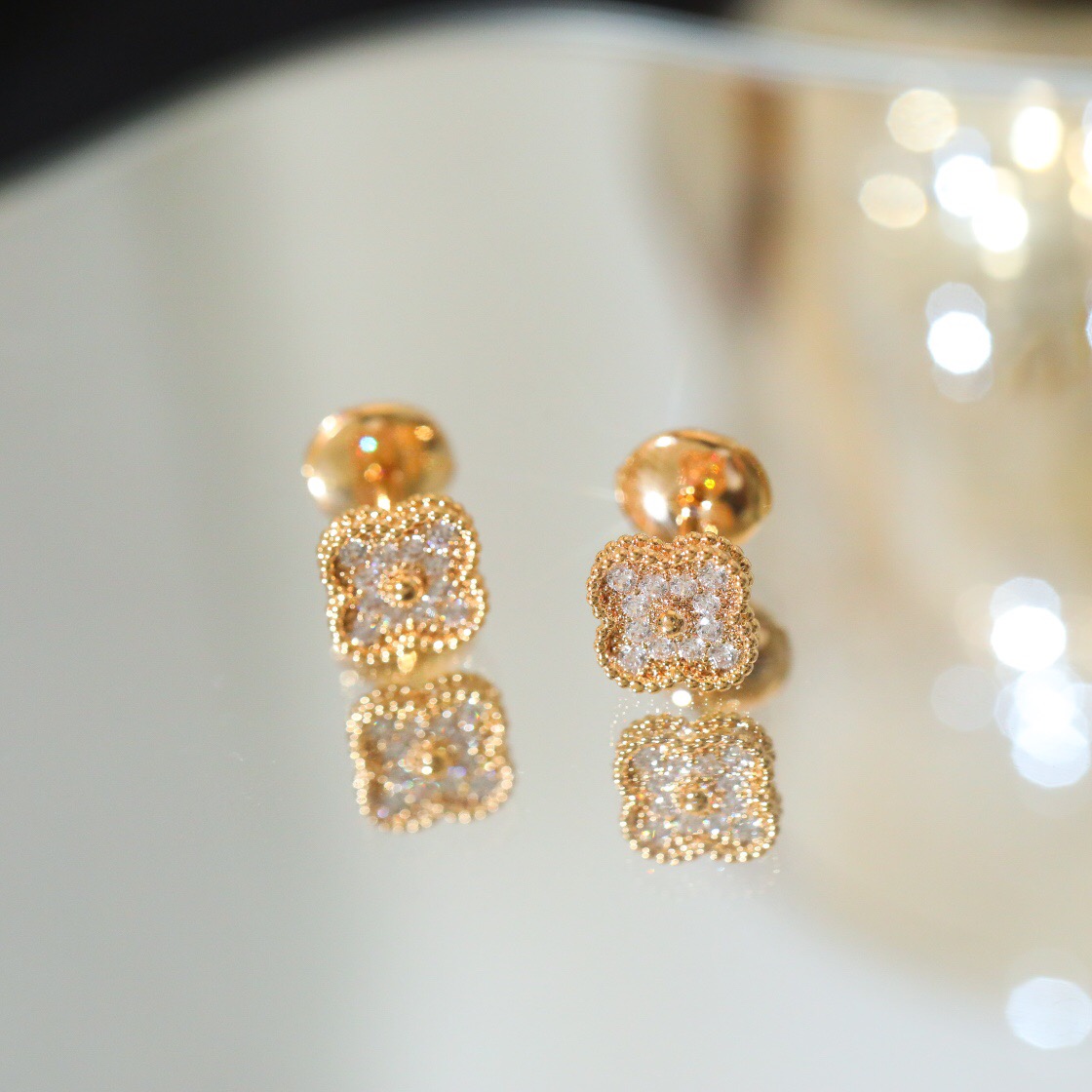 Van Cleef & Arpels earring-86