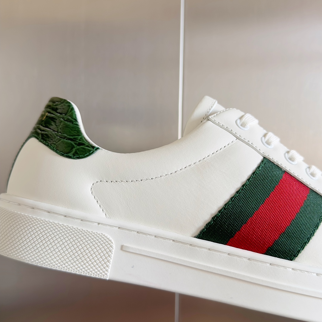 Gucci Sneakers-121