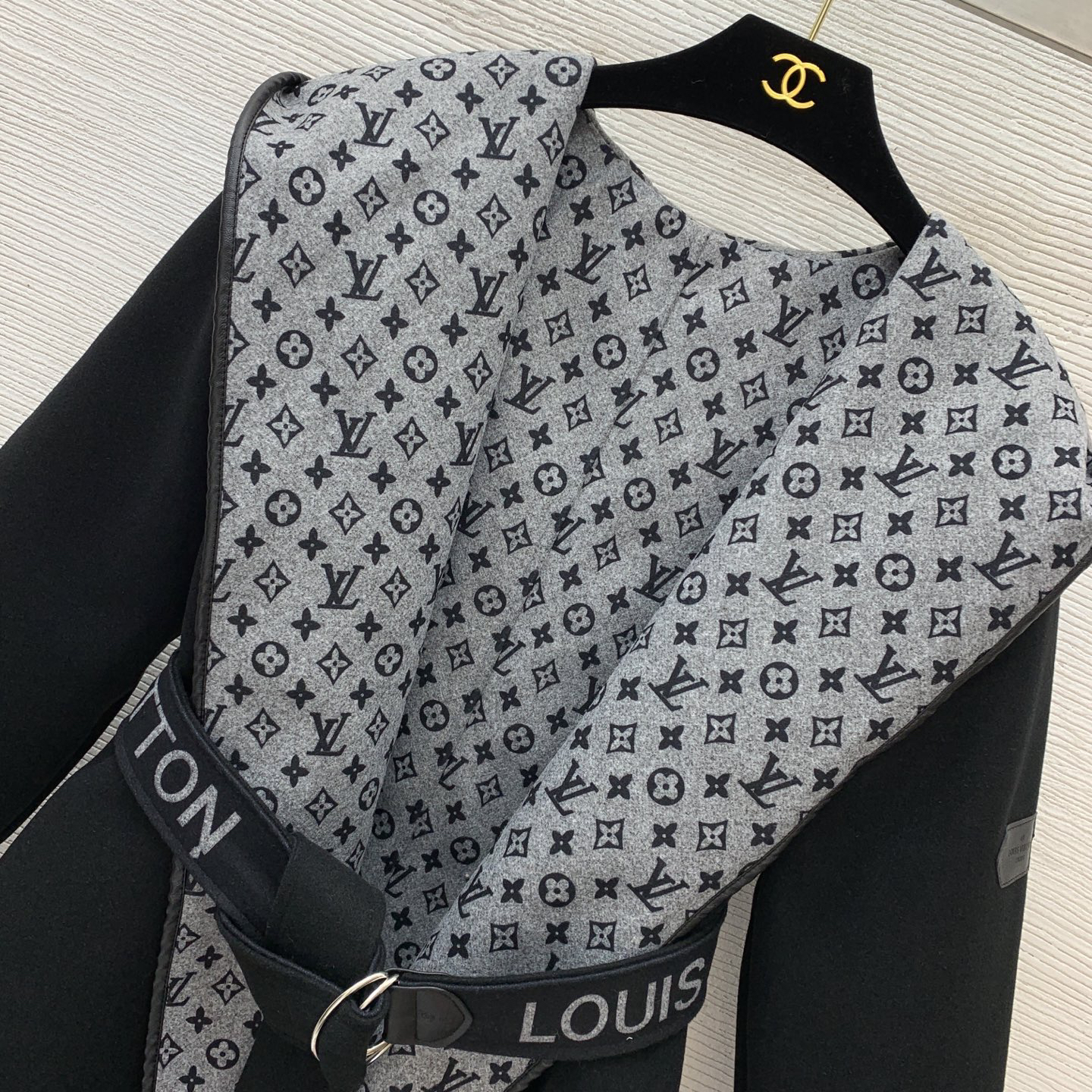 LV Clothing-335