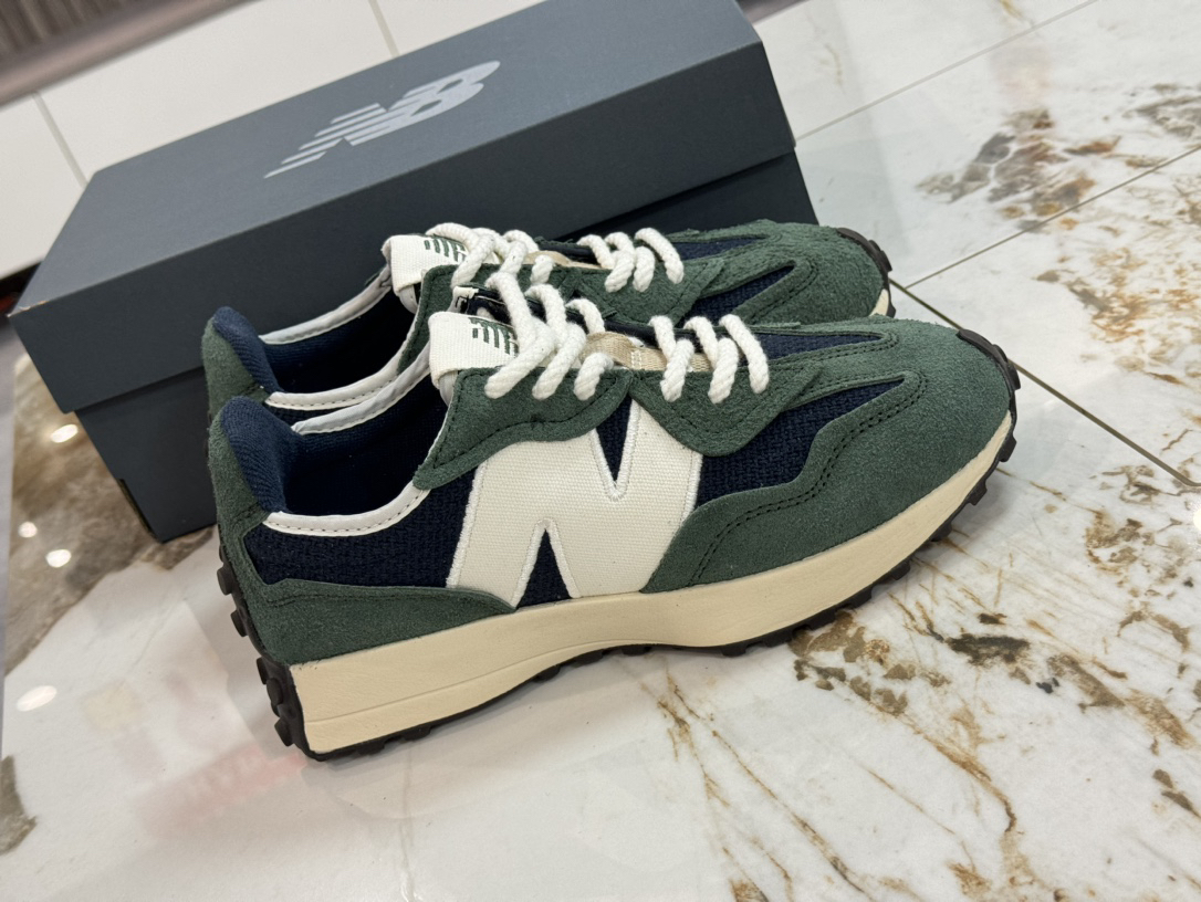 New Balance Sneakers-146