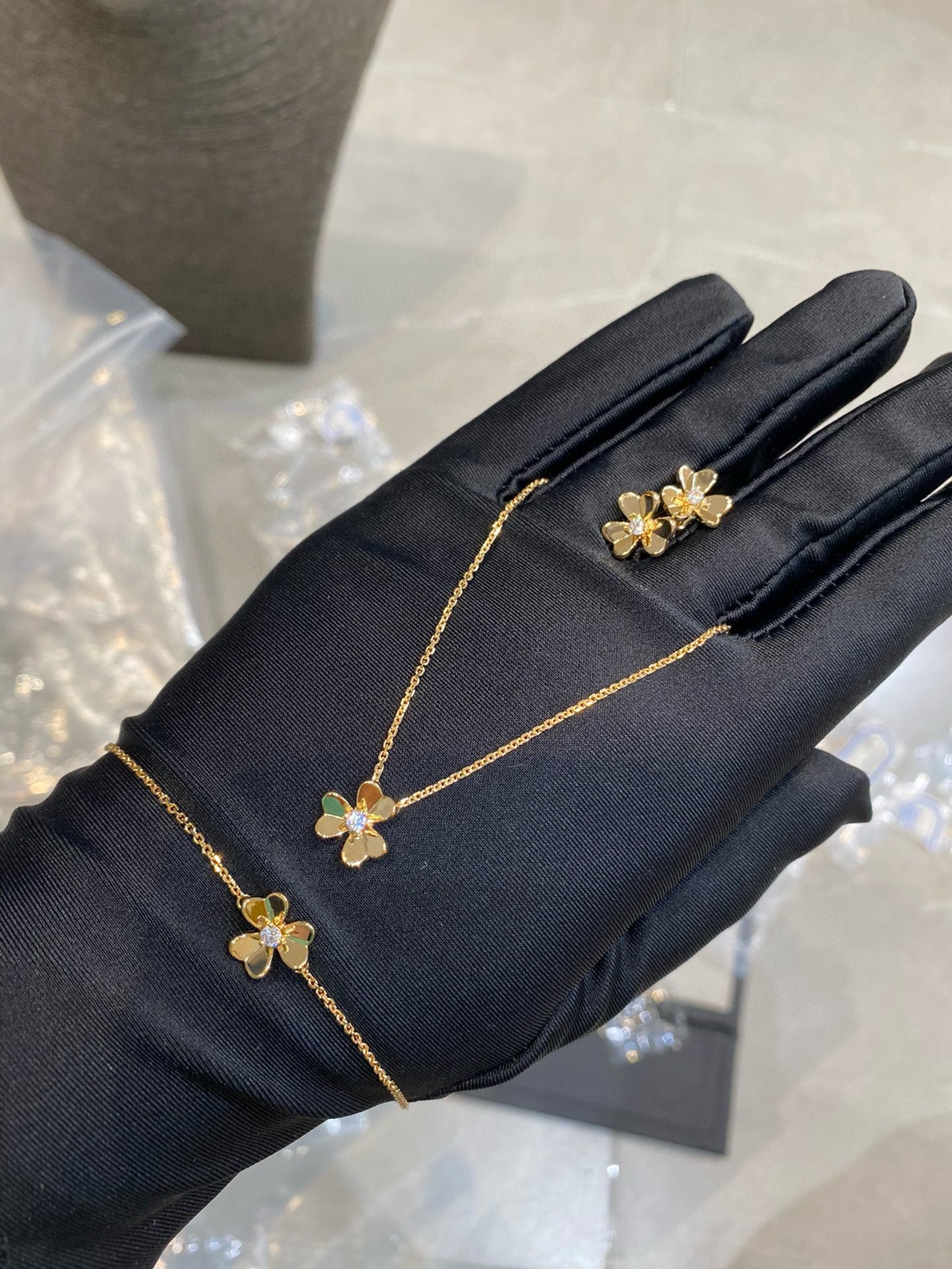 Van Cleef & Arpels necklace-86