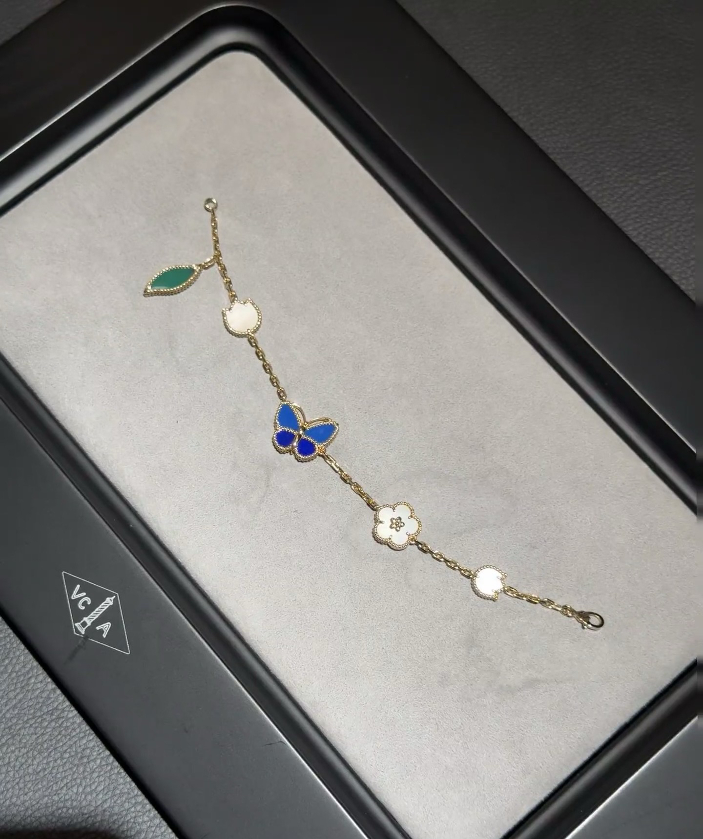 Van Cleef & Arpels ring-102