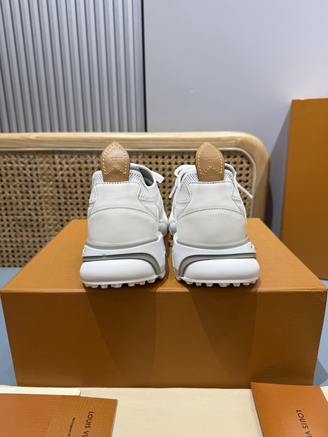 Lv Sneakers-168