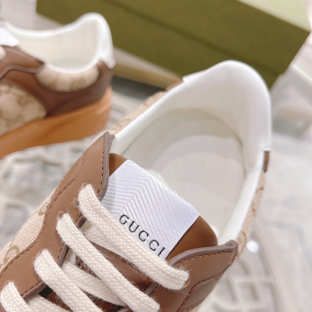 Gucci Sneakers-176