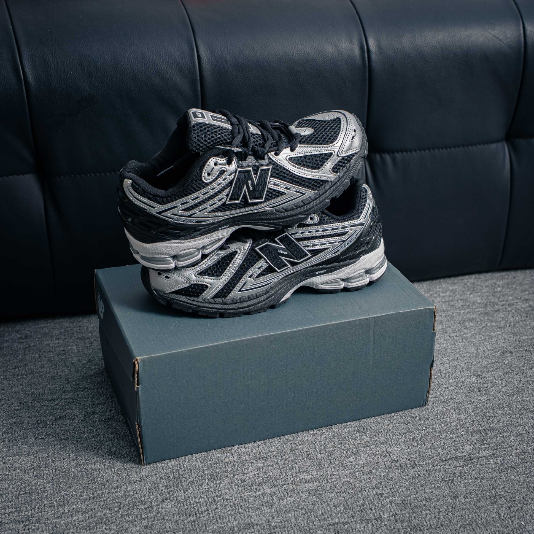 New Balance Sneakers-348