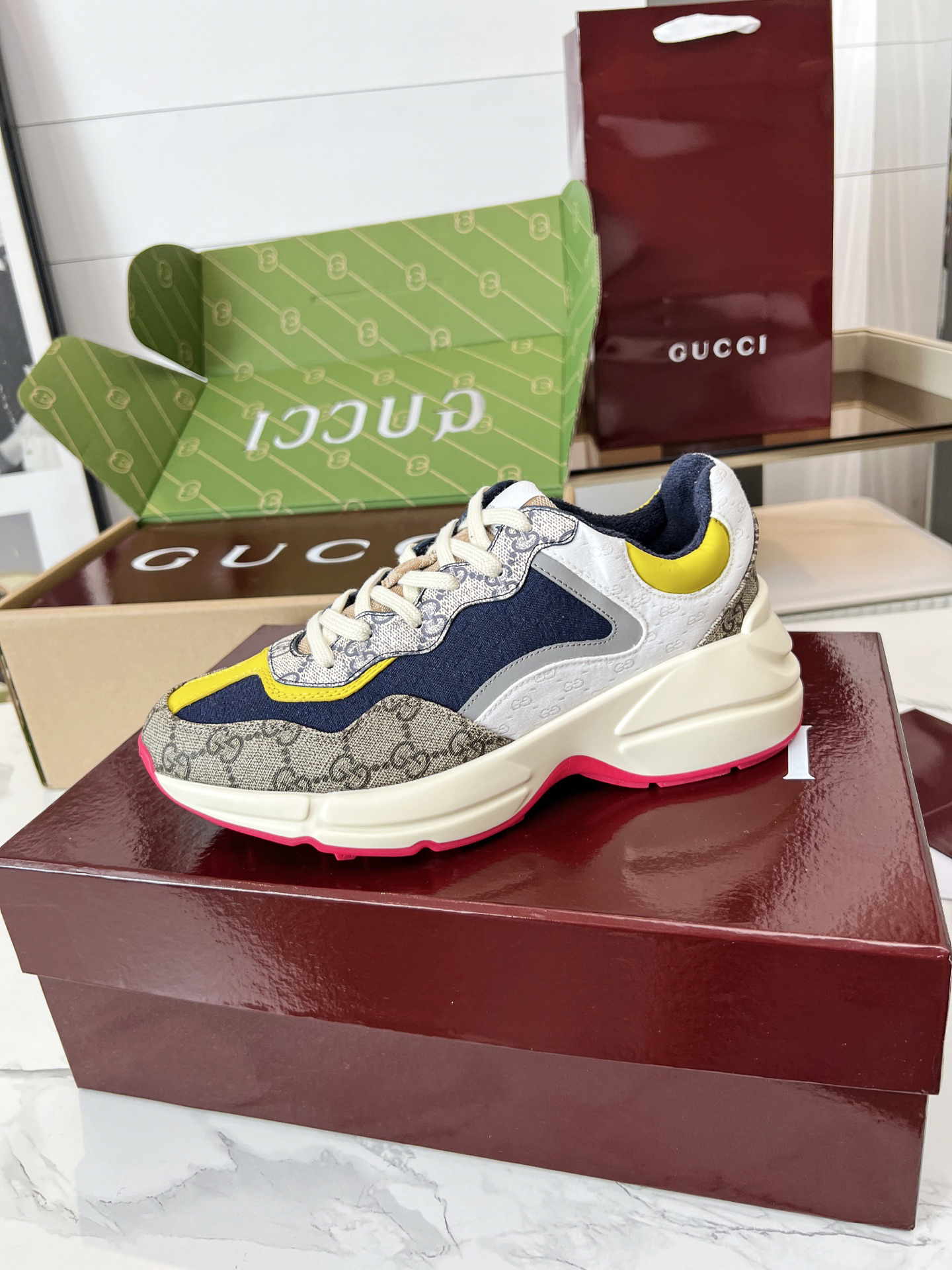 Gucci Sneakers-112