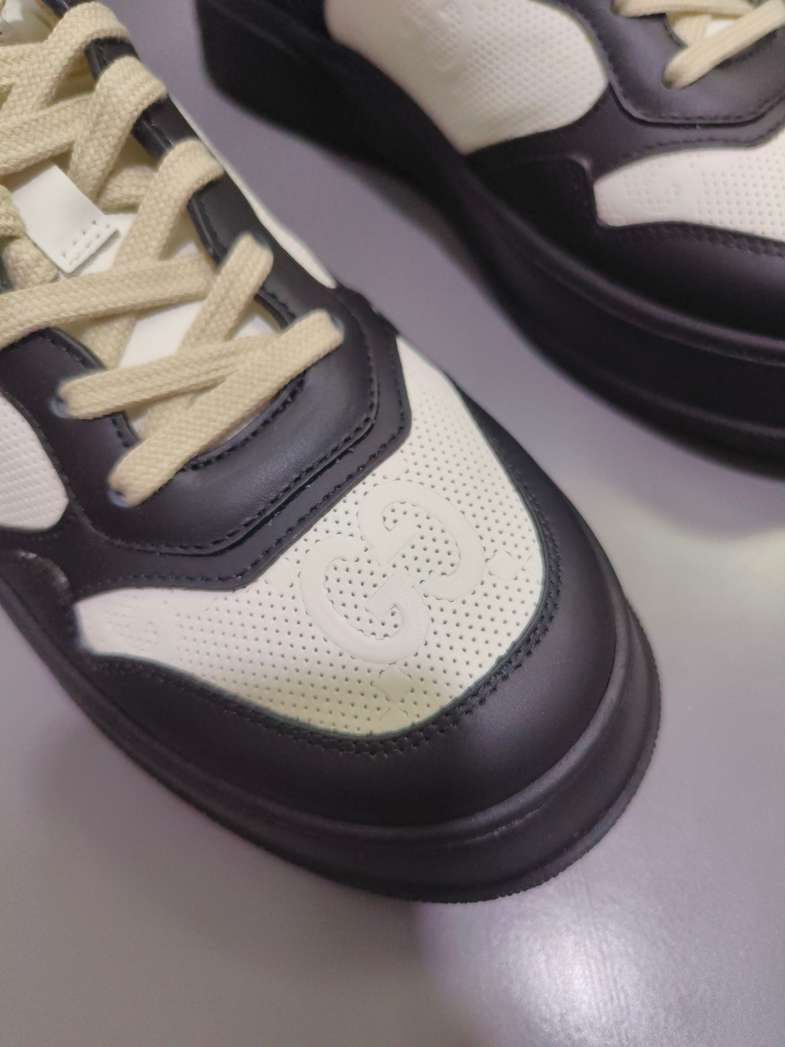 Gucci Sneakers-32