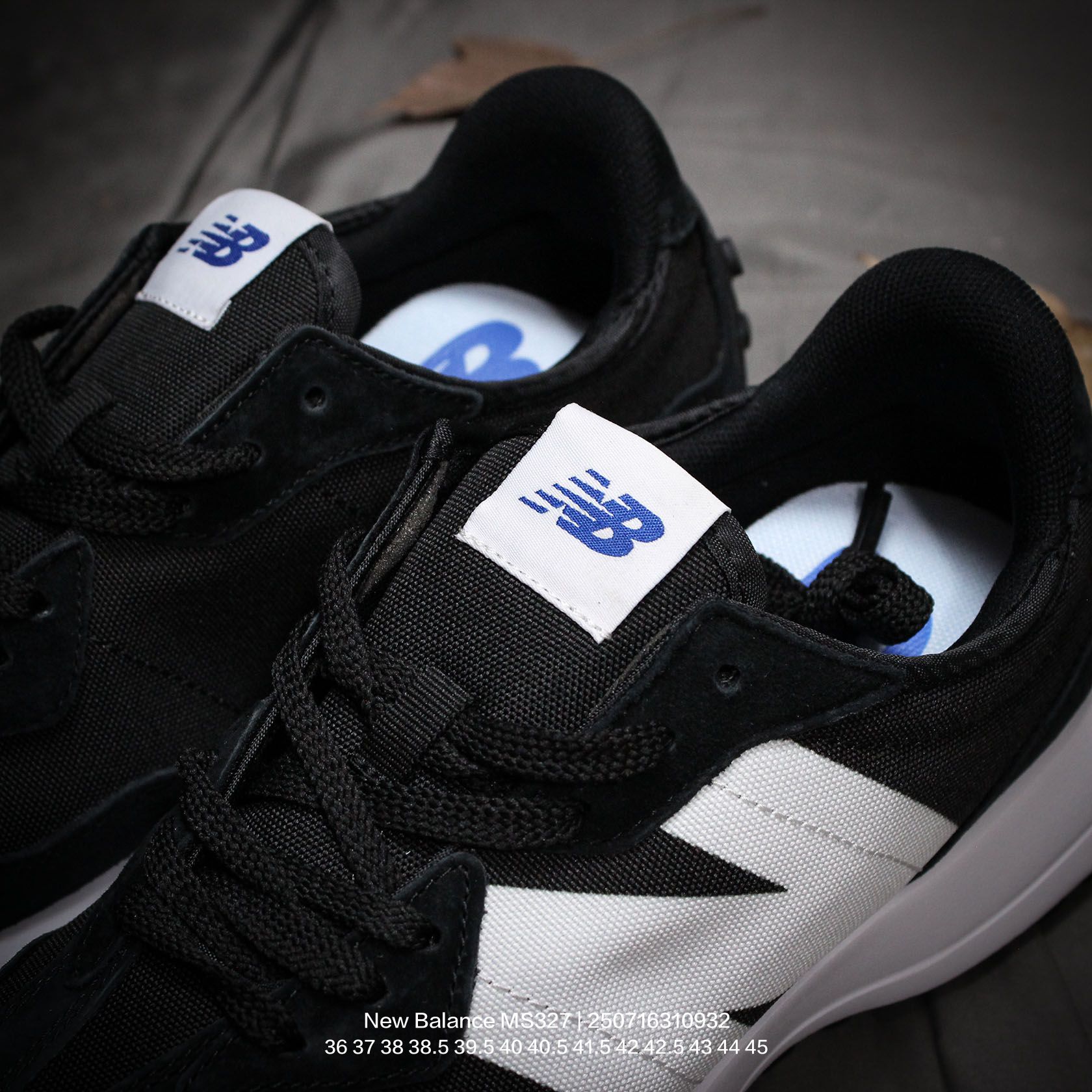 New Balance Sneakers-305
