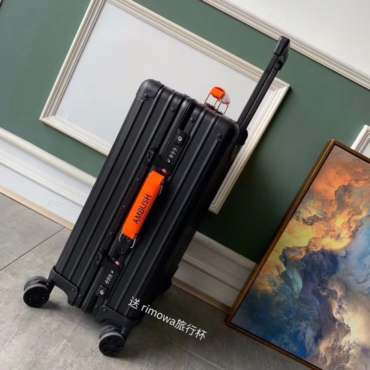 Fendi luggage-30