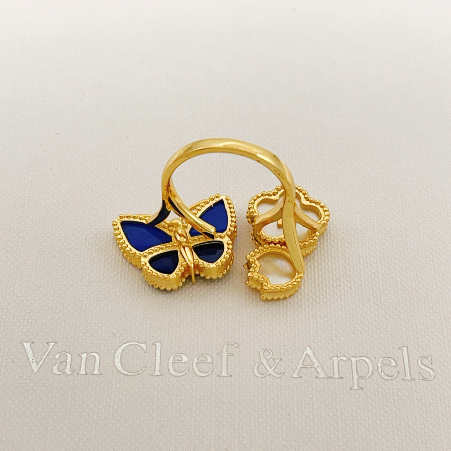 Van Cleef & Arpels ring-86