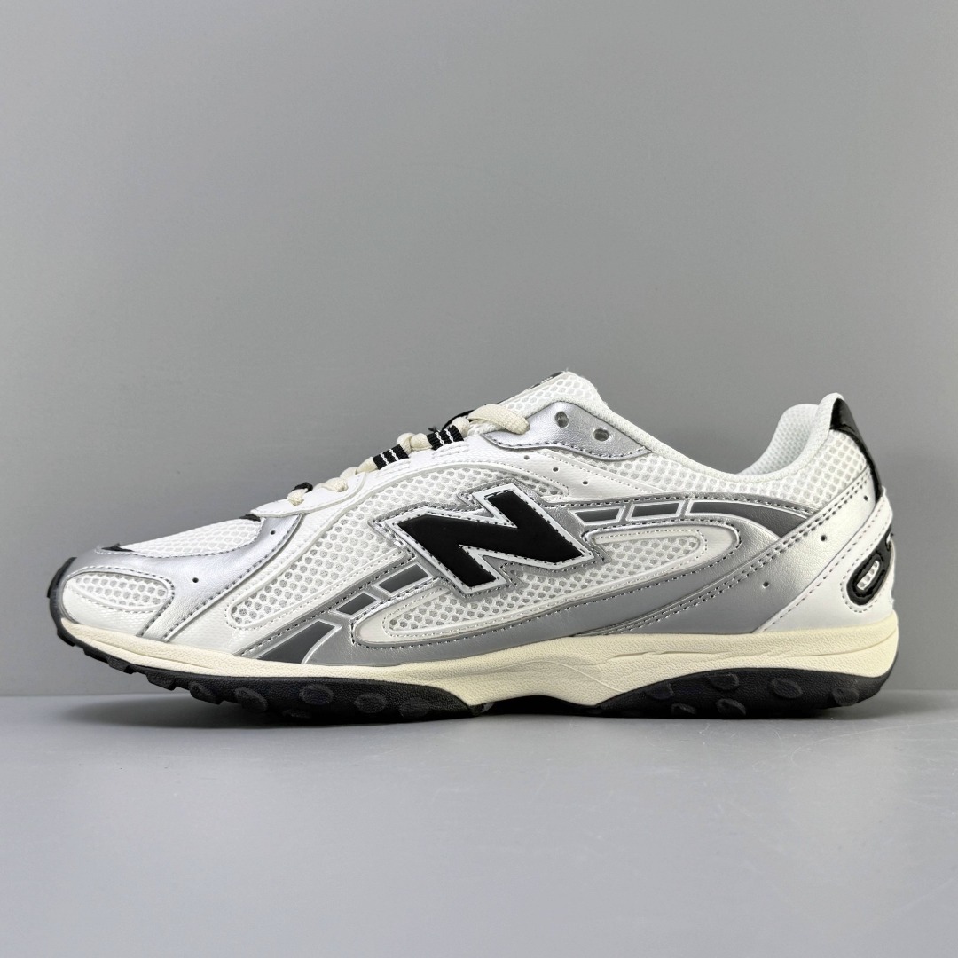 New Balance Sneakers-16