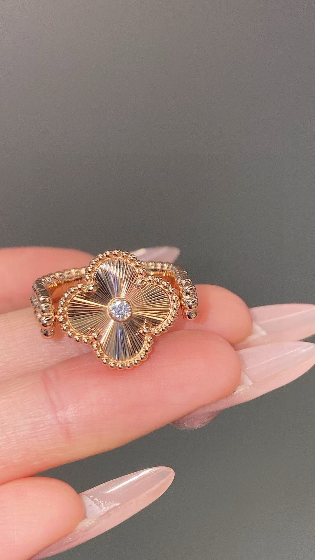 Van Cleef & Arpels ring-97