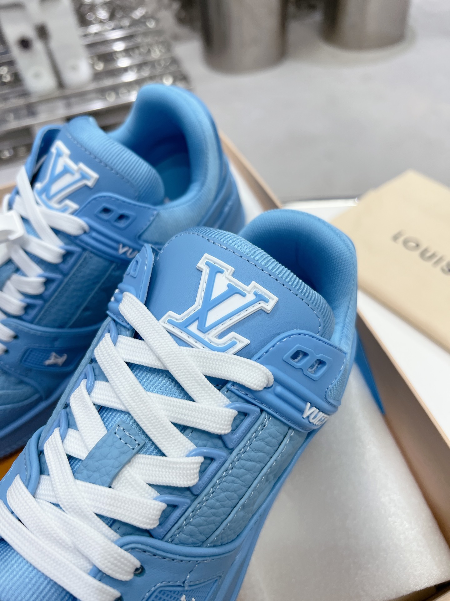 Lv Sneakers-11