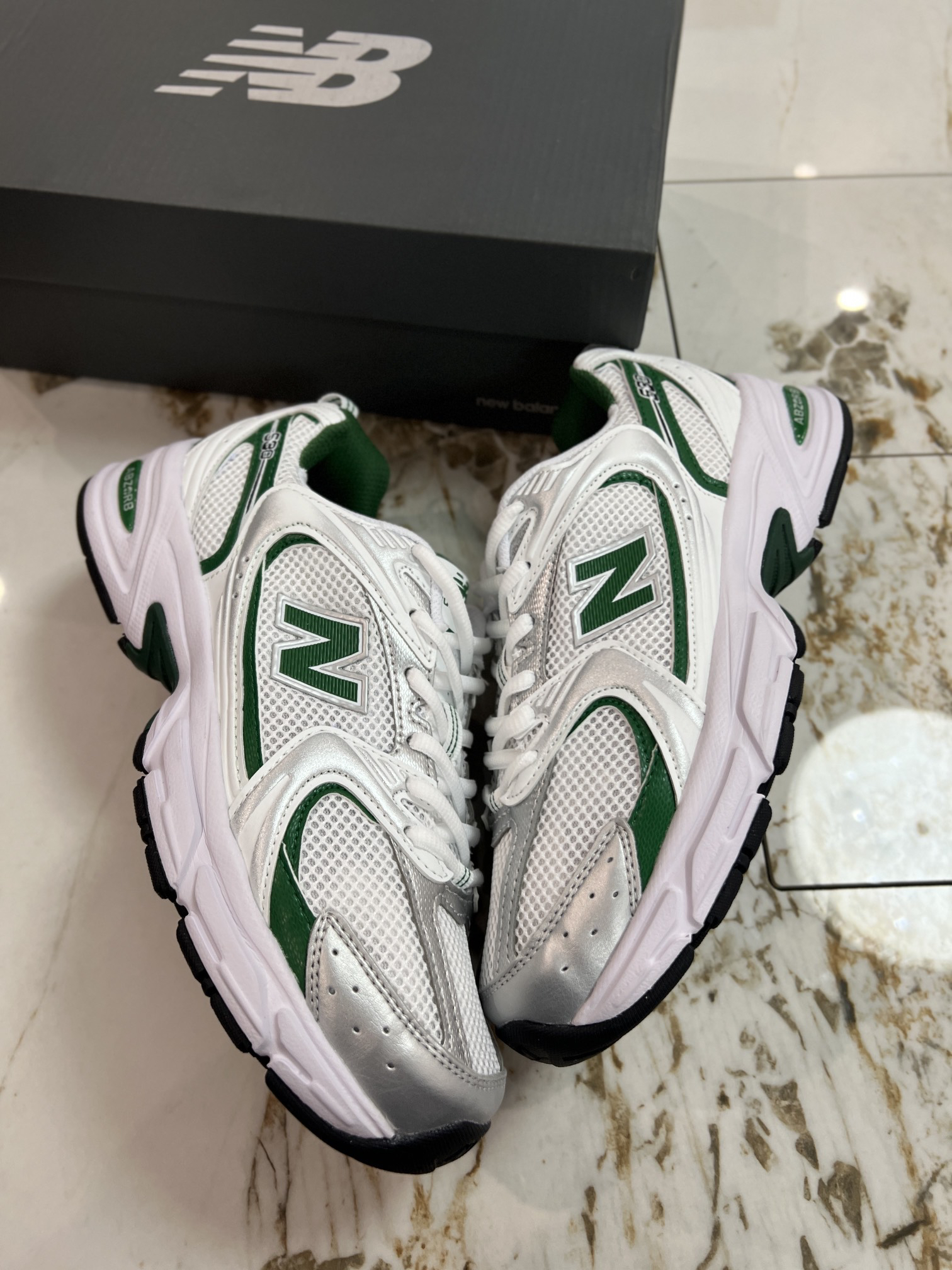 New Balance Sneakers-140