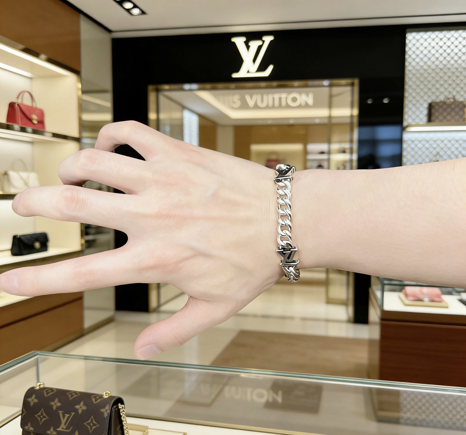 LV Bracelet-91