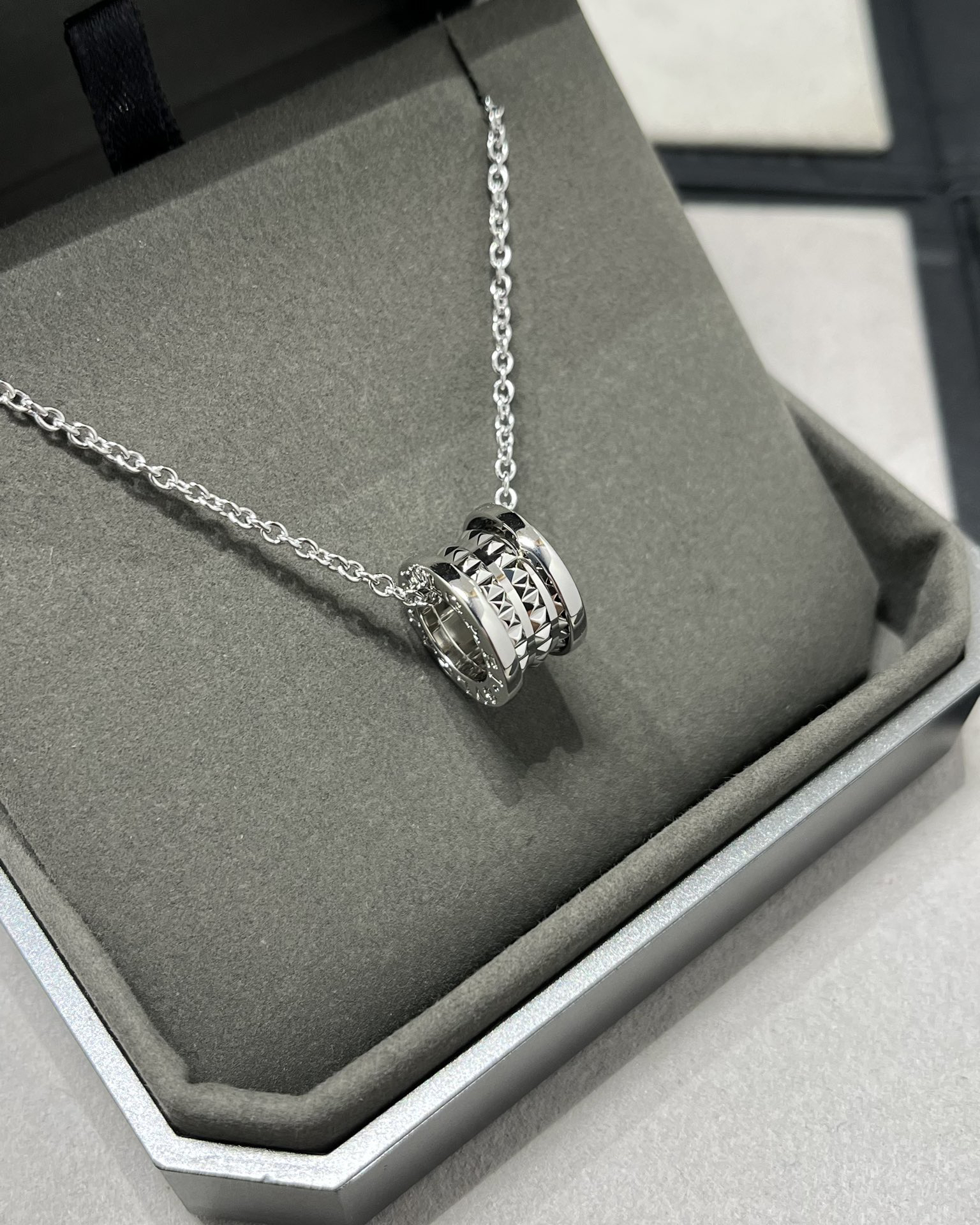 Bottega Veneta necklace-2