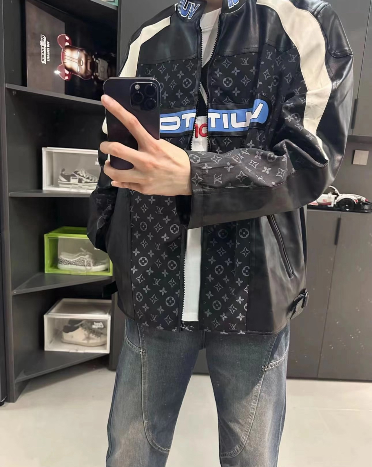 LV Clothing-326