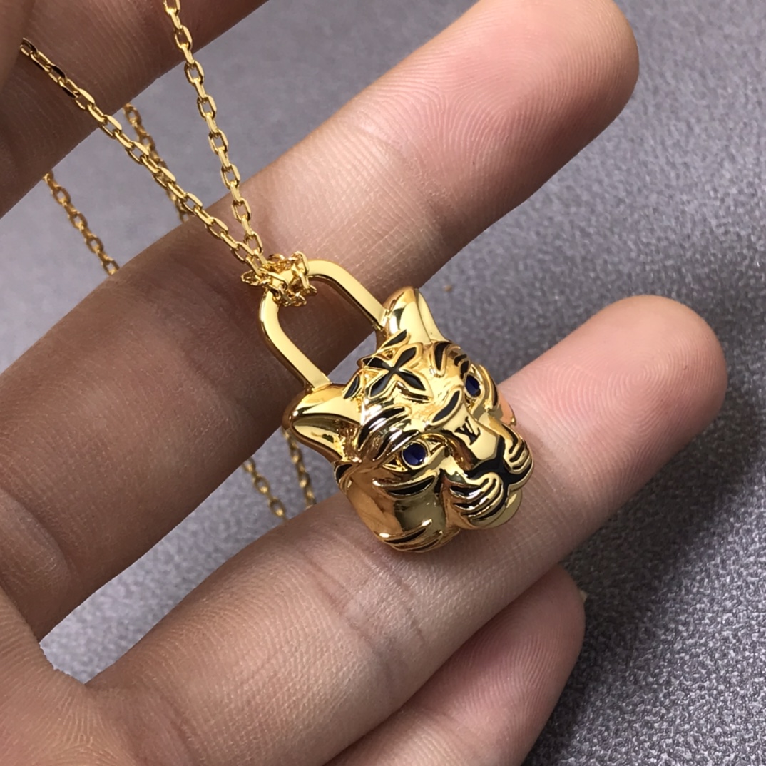 LV necklace-23