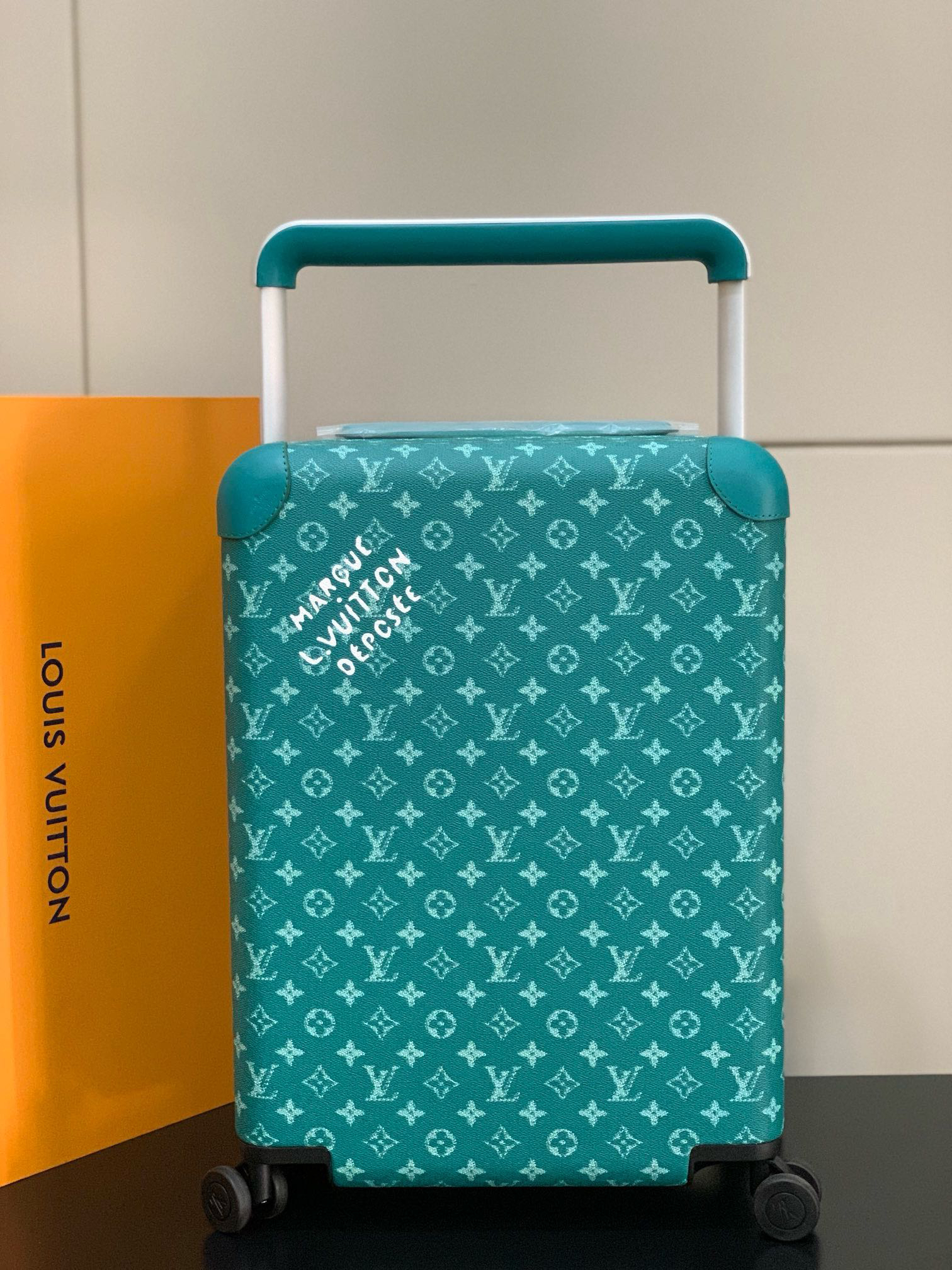 LV luggage-30
