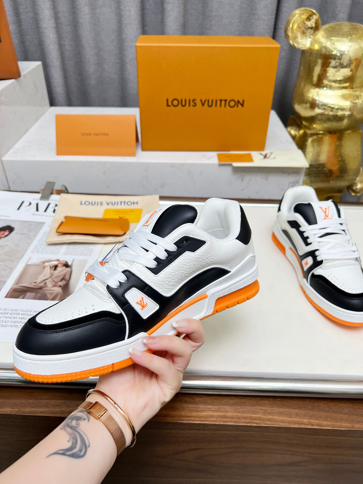 Lv Sneakers-67