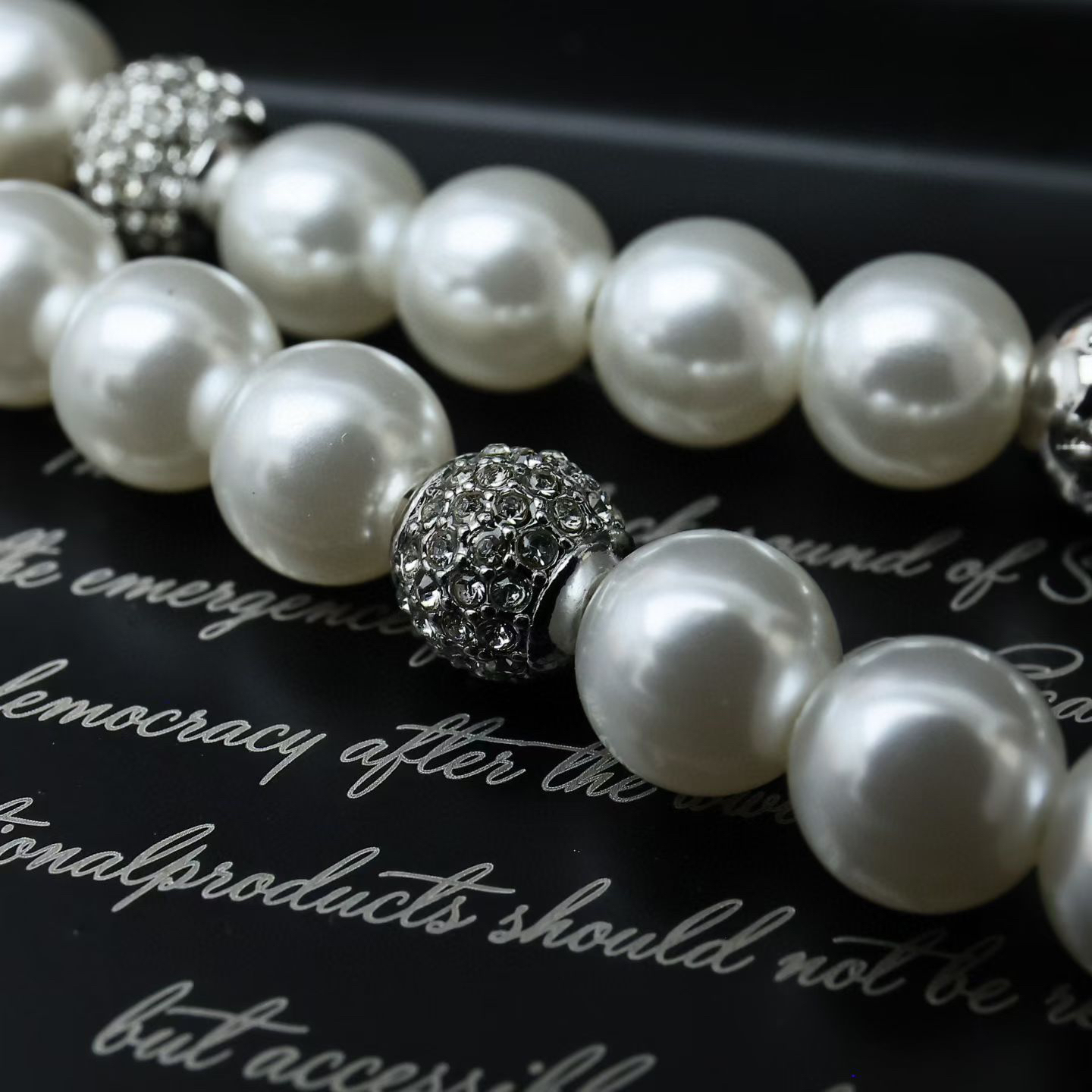 LV necklace-31