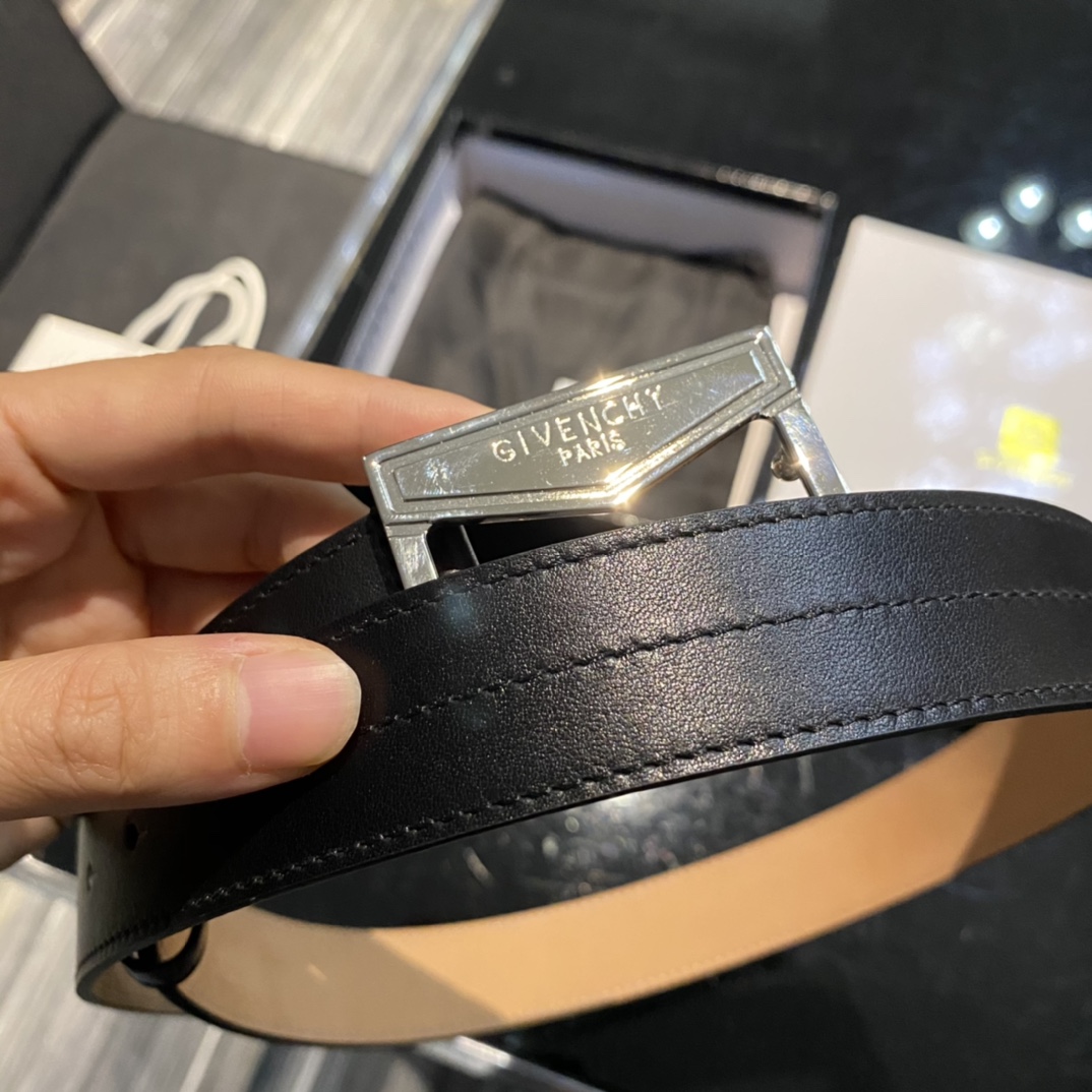 Givenchy belt-111