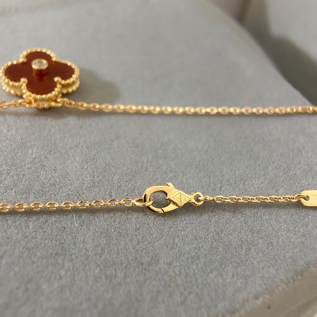 Van Cleef & Arpels necklace-140