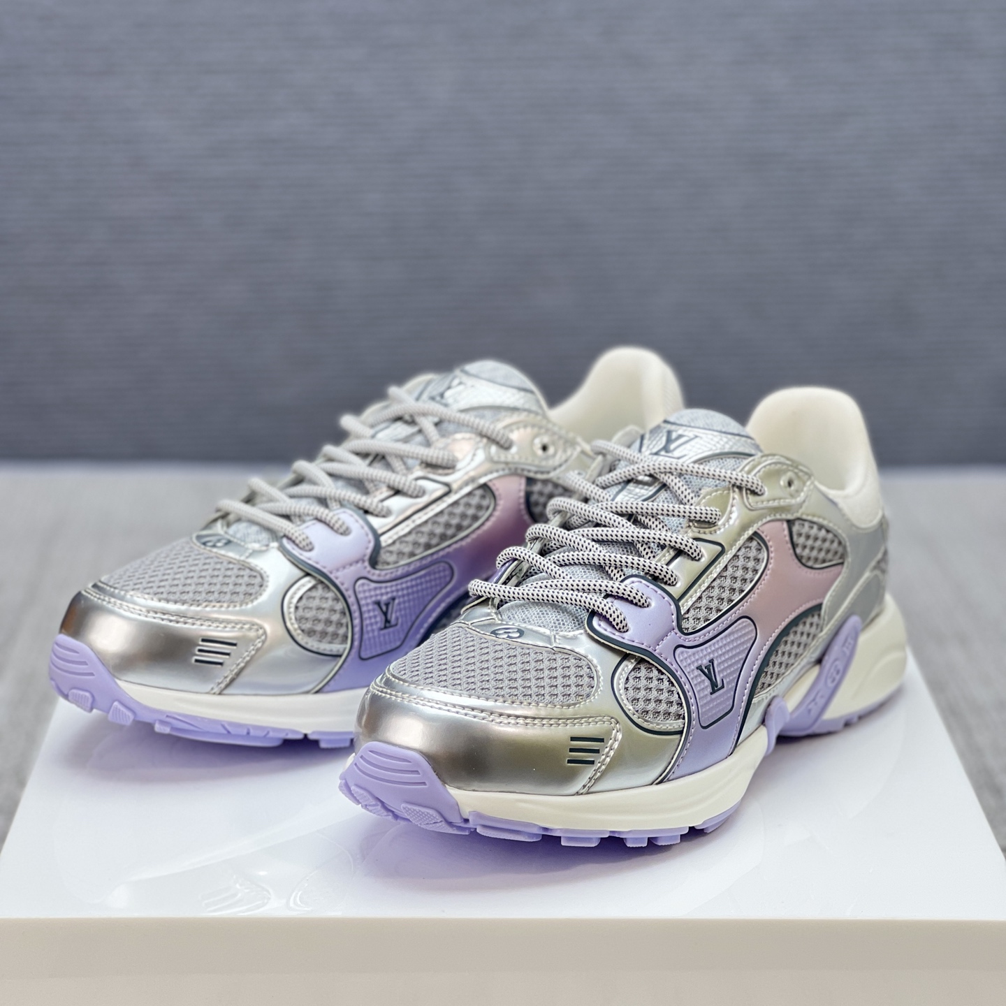 Lv Sneakers-198