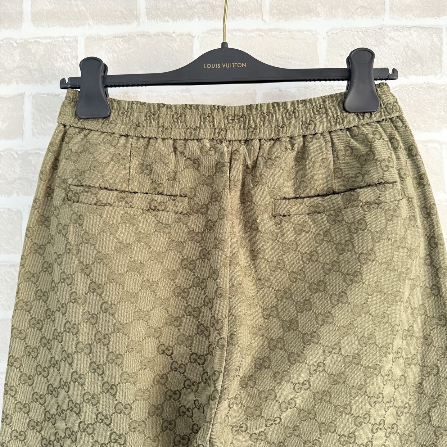 Gucci Clothing-119