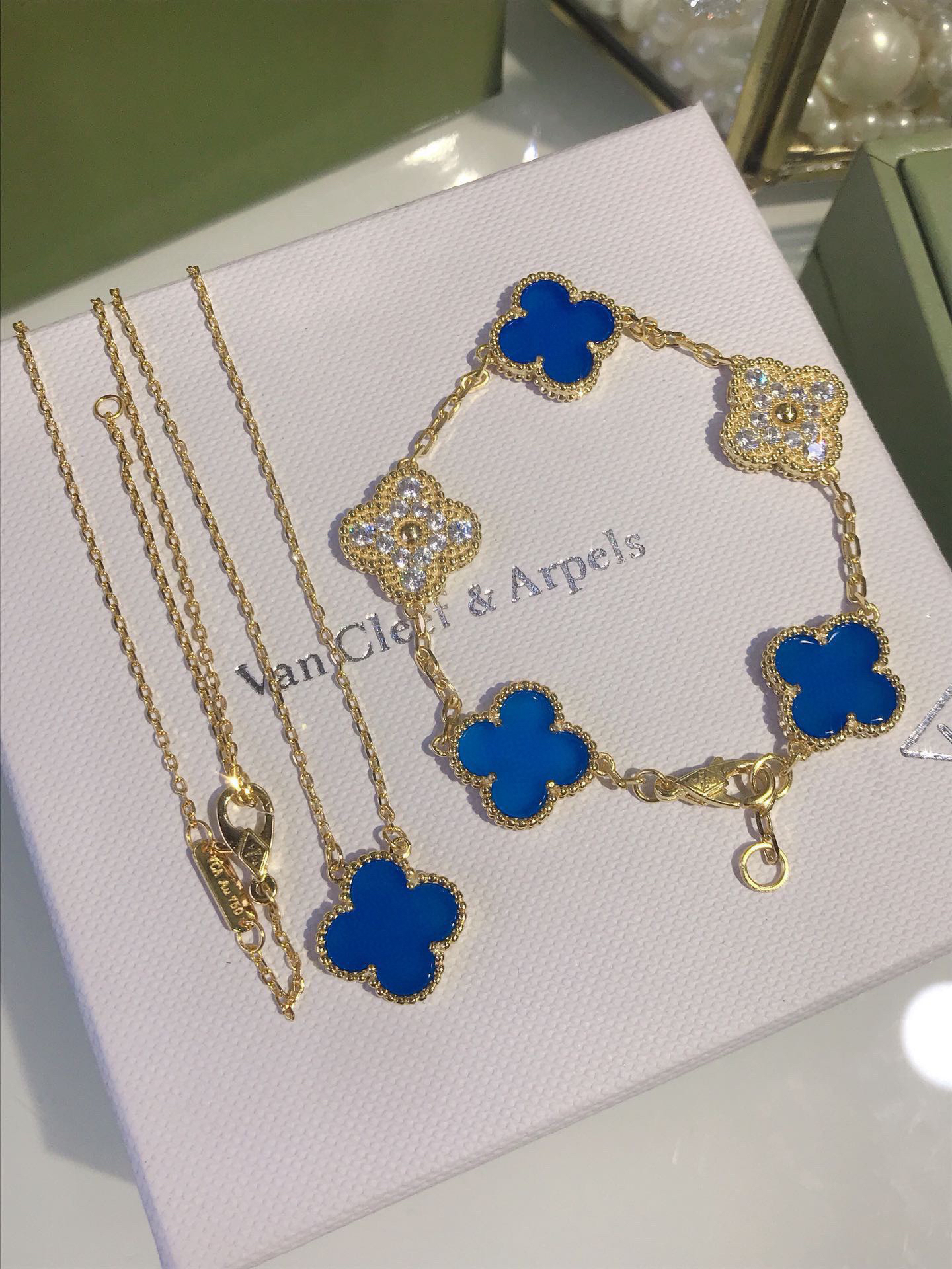 Van Cleef & Arpels Bracelet-60