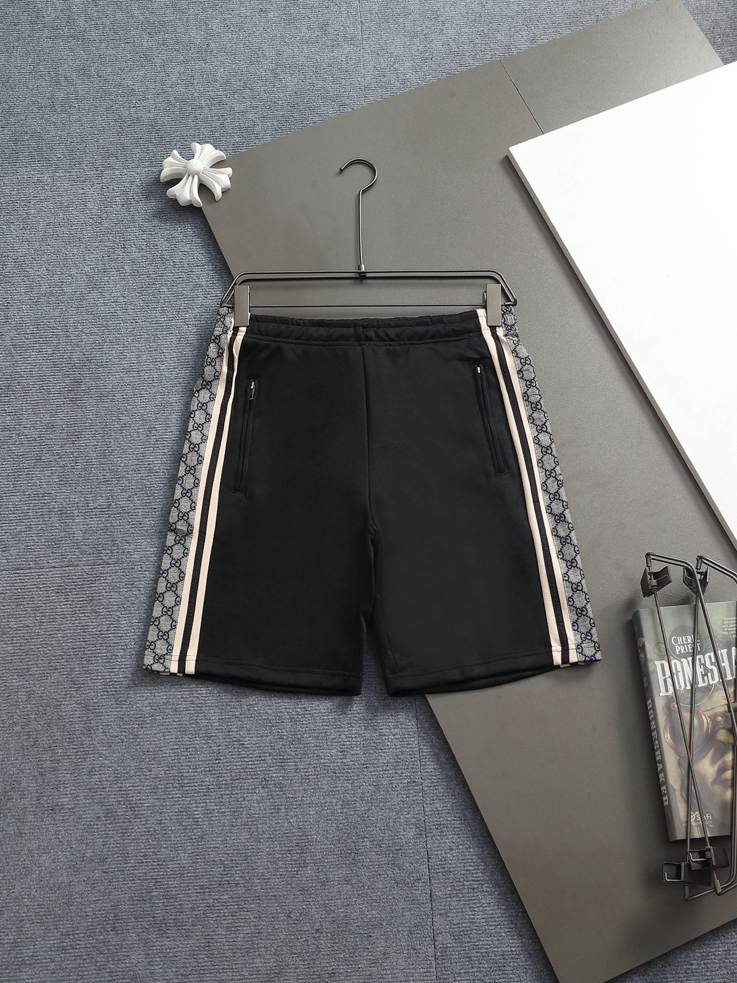 Gucci clothing-254